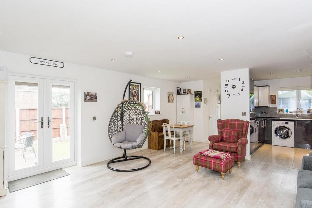 Open Plan Living &amp; Dining Photo Two