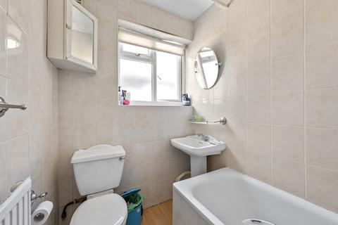 2 bedroom apartment for sale, Parkfields Avenue, West Wimbledon SW20