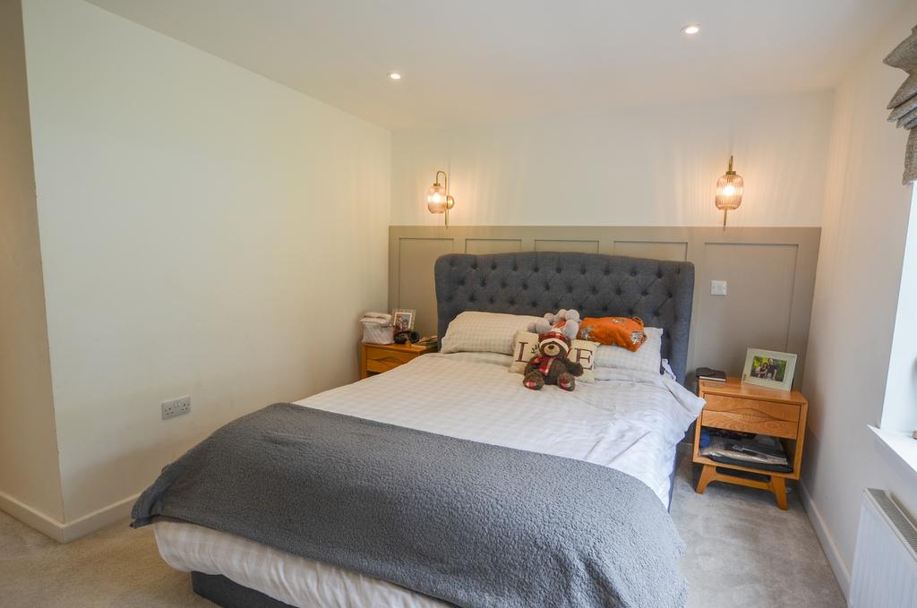 7 Reeds Park TPS 01208 872728 -04