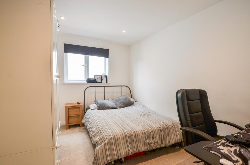 7 Reeds Park TPS 01208 872728 -08