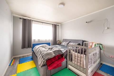 3 bedroom terraced house to rent, Lascelles Close, Leytonstone, London, E11