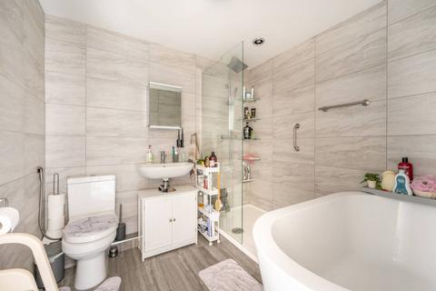 3 bedroom terraced house to rent, Lascelles Close, Leytonstone, London, E11
