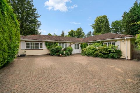 5 bedroom detached bungalow to rent, Earleswood, Cobham, KT11