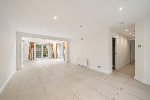 5 bedroom detached bungalow to rent, Earleswood, Cobham, KT11