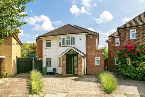 Longford Close, Hampton Hill