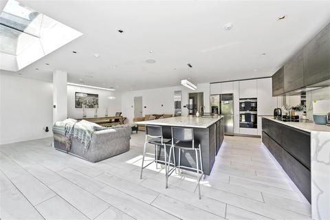 undefined, Longford Close, Hampton Hill