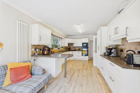 4 bedroom detached house for sale, Stockbridge Road, Elloughton