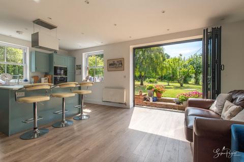 4 bedroom semi-detached house for sale, Calbourne, Newport
