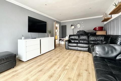 4 bedroom terraced house for sale, Southdown Avenue, Peacehaven, BN10 8RX