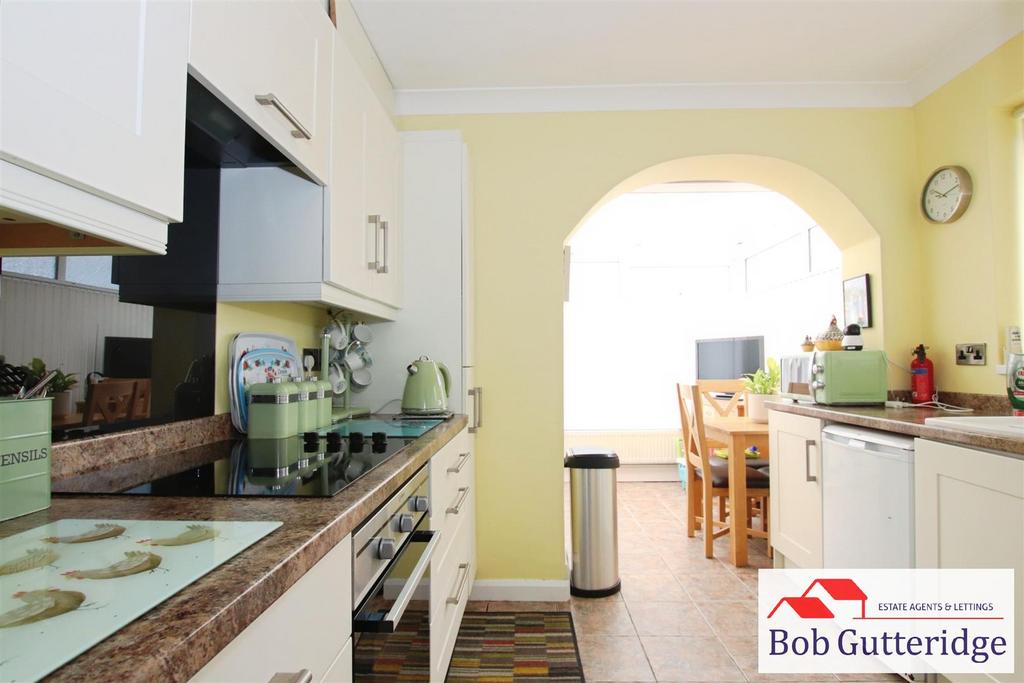 Fitted kitchen