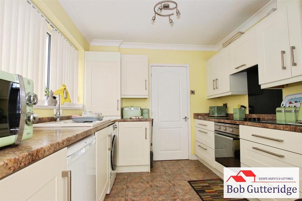 Fitted kitchen