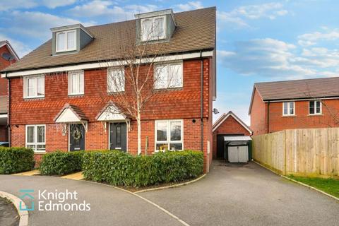 undefined, Edmett Way, Maidstone, ME17