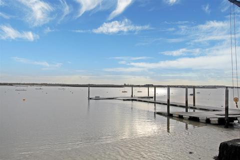 undefined, High Street, Burnham-On-Crouch