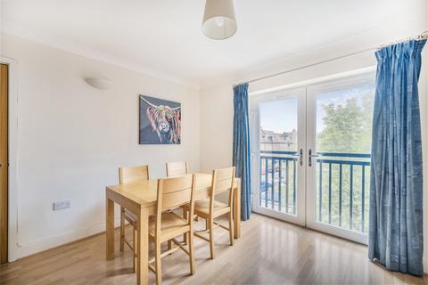 2 bedroom apartment for sale, Solway Road, London
