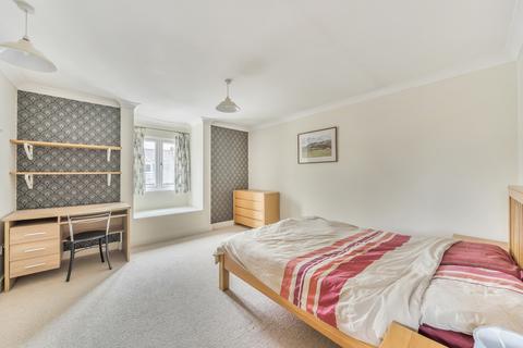 2 bedroom apartment for sale, Solway Road, London