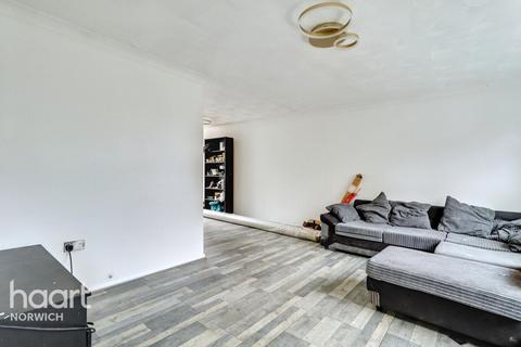 3 bedroom end of terrace house for sale, Byfield Court, Norwich