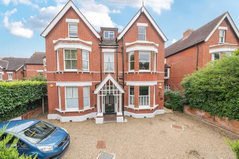 undefined, The Avenue,  Richmond,  TW9