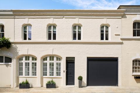 4 bedroom terraced house for sale, Ennismore Gardens Mews, London, SW7