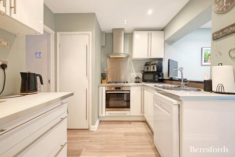 3 bedroom semi-detached house for sale, Woodland Avenue, Hutton, CM13