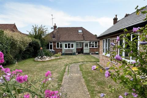 3 bedroom chalet for sale, Milford