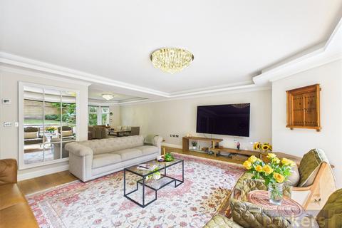 5 bedroom detached house for sale, Wilsford Close, Reading RG6