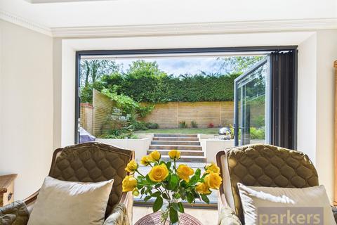 5 bedroom detached house for sale, Wilsford Close, Reading RG6