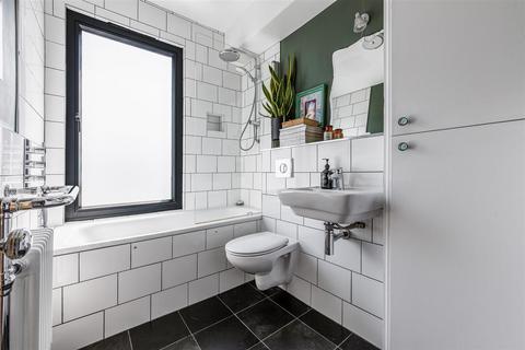 23 Cranmer Avenue, London, W13 9SH
