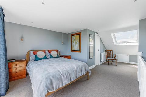 23 Cranmer Avenue, London, W13 9SH