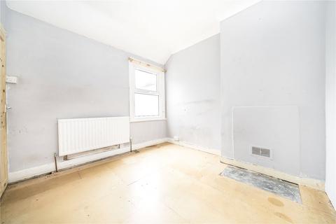 29 Huntly Road, London, SE25 6QY