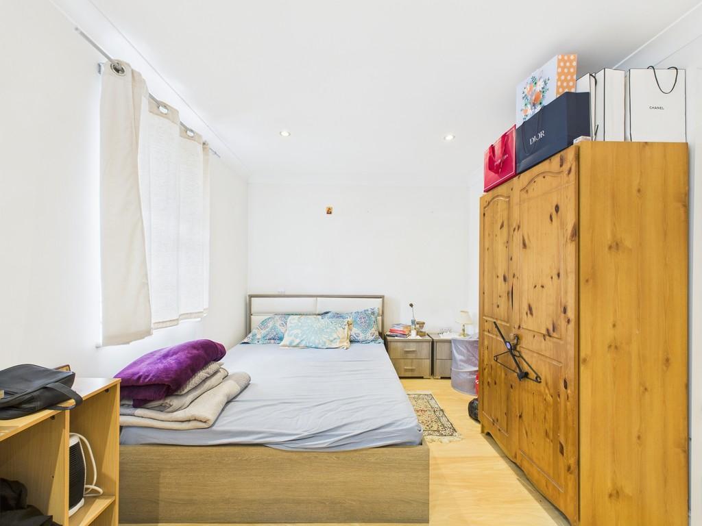 Cam01835 g0 pr0267 still010