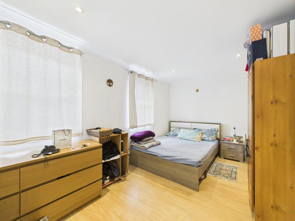 Cam01835 g0 pr0267 still009