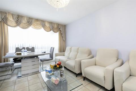 3 bedroom flat to rent, Kiln Place, London NW5