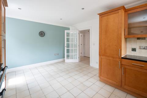 10 Ashurst Place, Dorking, RH4 1QY
