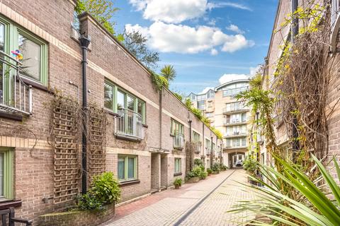 undefined, Mews House, 50 Kensington Gardens Square W2