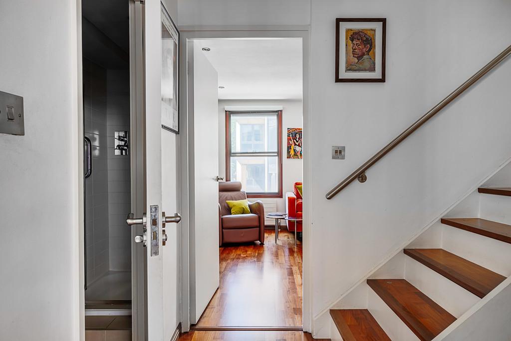 Drury Lane 25