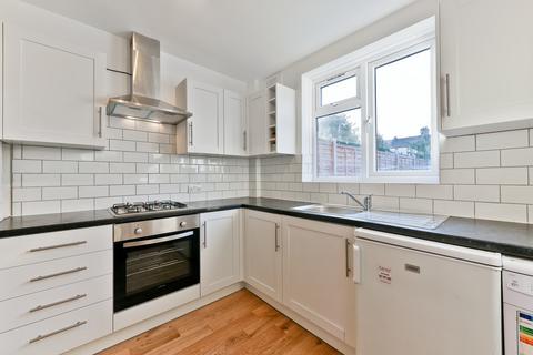 4 bedroom terraced house to rent, London SE8