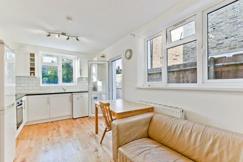 4 bedroom terraced house to rent, London SE8
