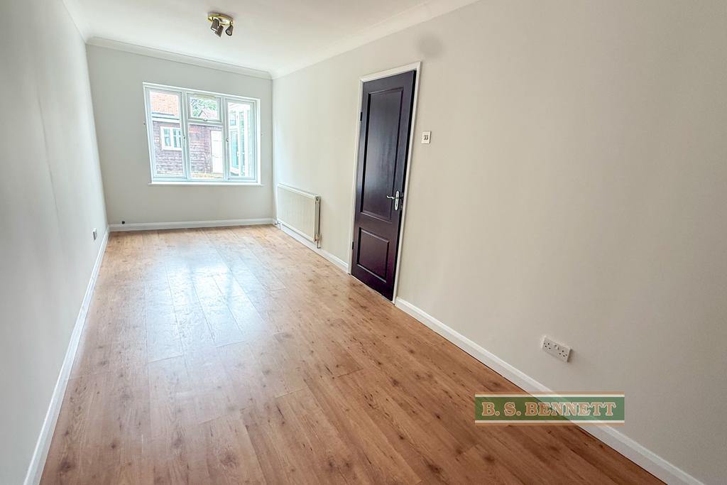 Reception/Bedroom 4