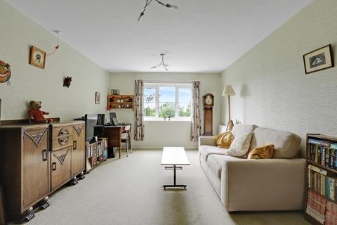 1 bedroom flat for sale, Albemarle Lodge, Kent House Road, London