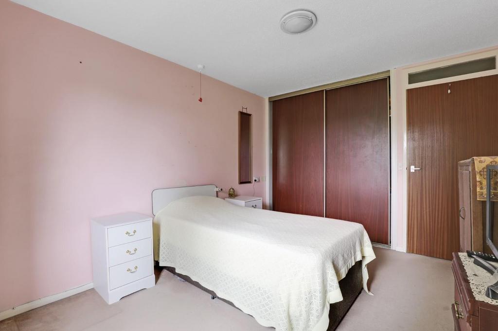03-20ce JHProp World - 22 Albermarle Lodge - 7.jpg