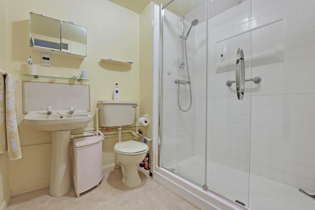 10-2a93 JHProp World - 22 Albermarle Lodge - 28.jpg