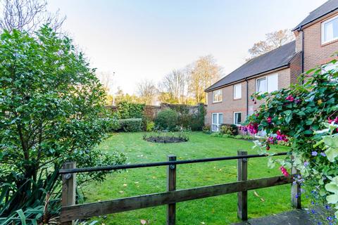 undefined, York Road, Guildford, GU1