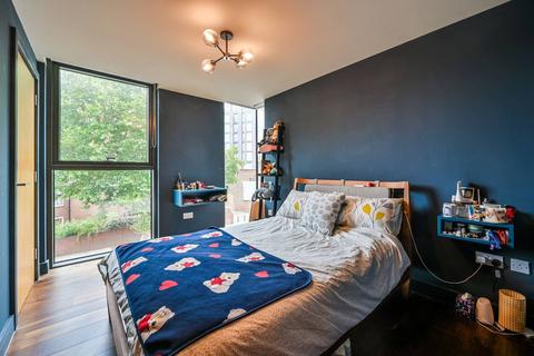 1 bedroom flat for sale, Westminster Bridge Road, Southwark, London, SE1