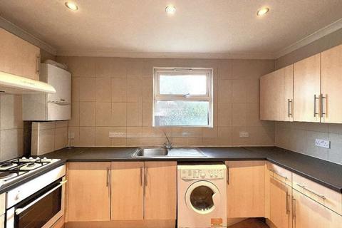 3 bedroom flat for sale, Tooting , London