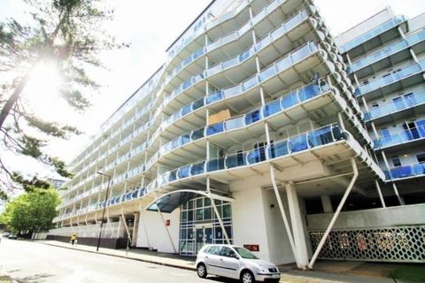 2 bedroom apartment to rent, Lyon Road, Harrow