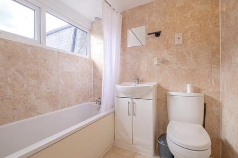3 bedroom flat to rent, Camden, London