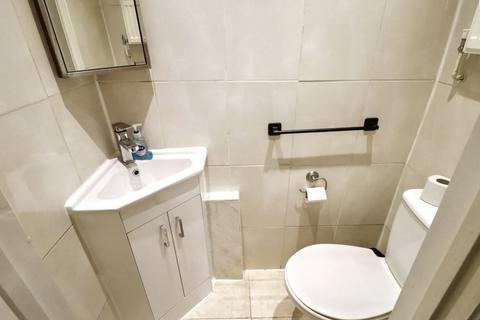 1 bedroom flat to rent, Acton, London