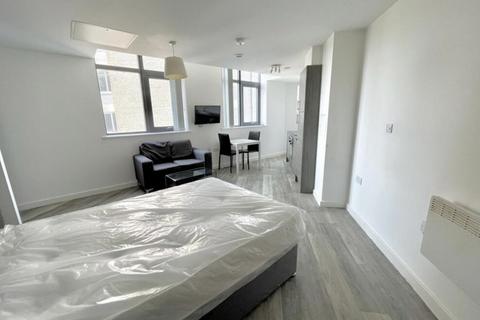 Studio to rent, Mount View Rd, Hornsey
