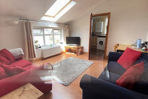2 bedroom apartment to rent, Tooting Bec Road, London