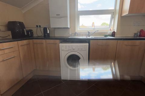 2 bedroom apartment to rent, Tooting Bec Road, London